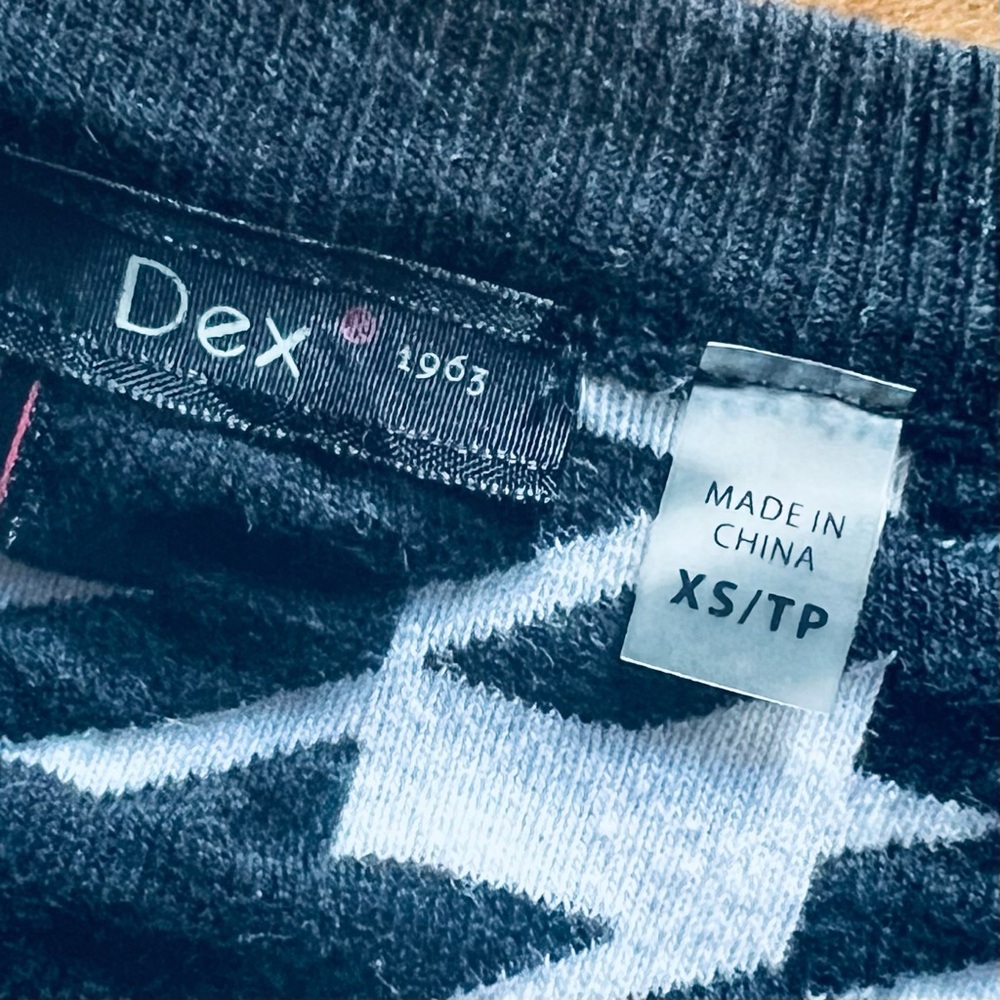 Dex 1963 Women’s XS Black & White, Blue Detail Houndstooth Round Neck Sweater - Picture 13 of 14